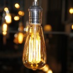 Bóng sợi LED giả cổ vẫn có được màu ánh sáng vàng đặc trưng của bóng đèn sợi tóc